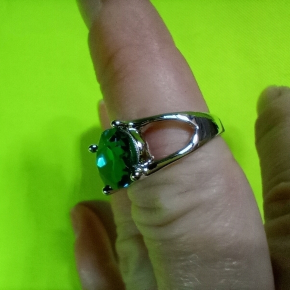 Silvertone blue crystal ring size 8.5 - Picture 4 of 4